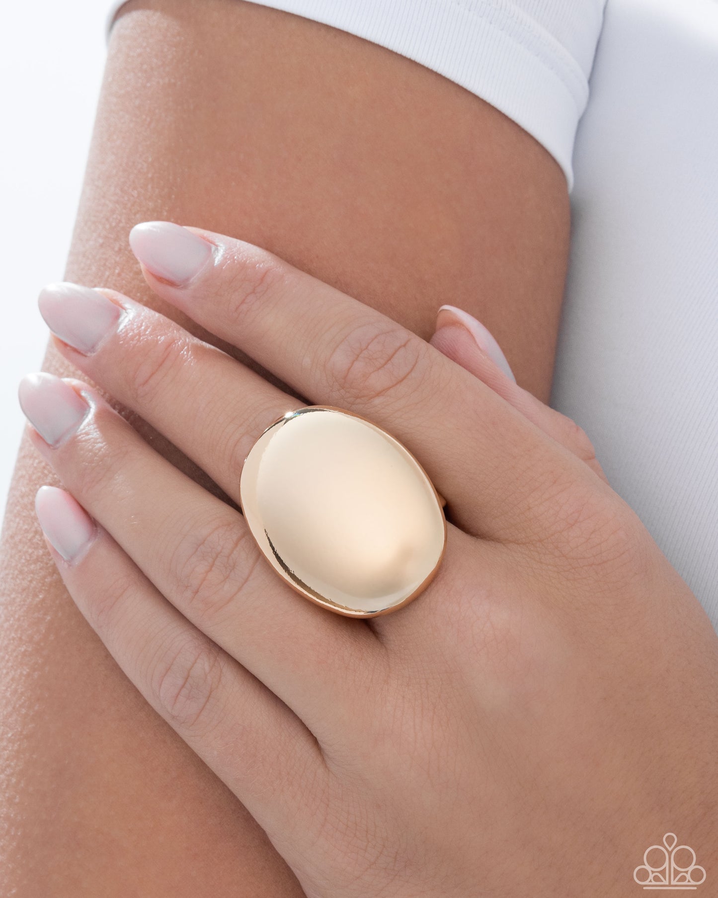 Omniscient Oval - Gold - Paparazzi Ring