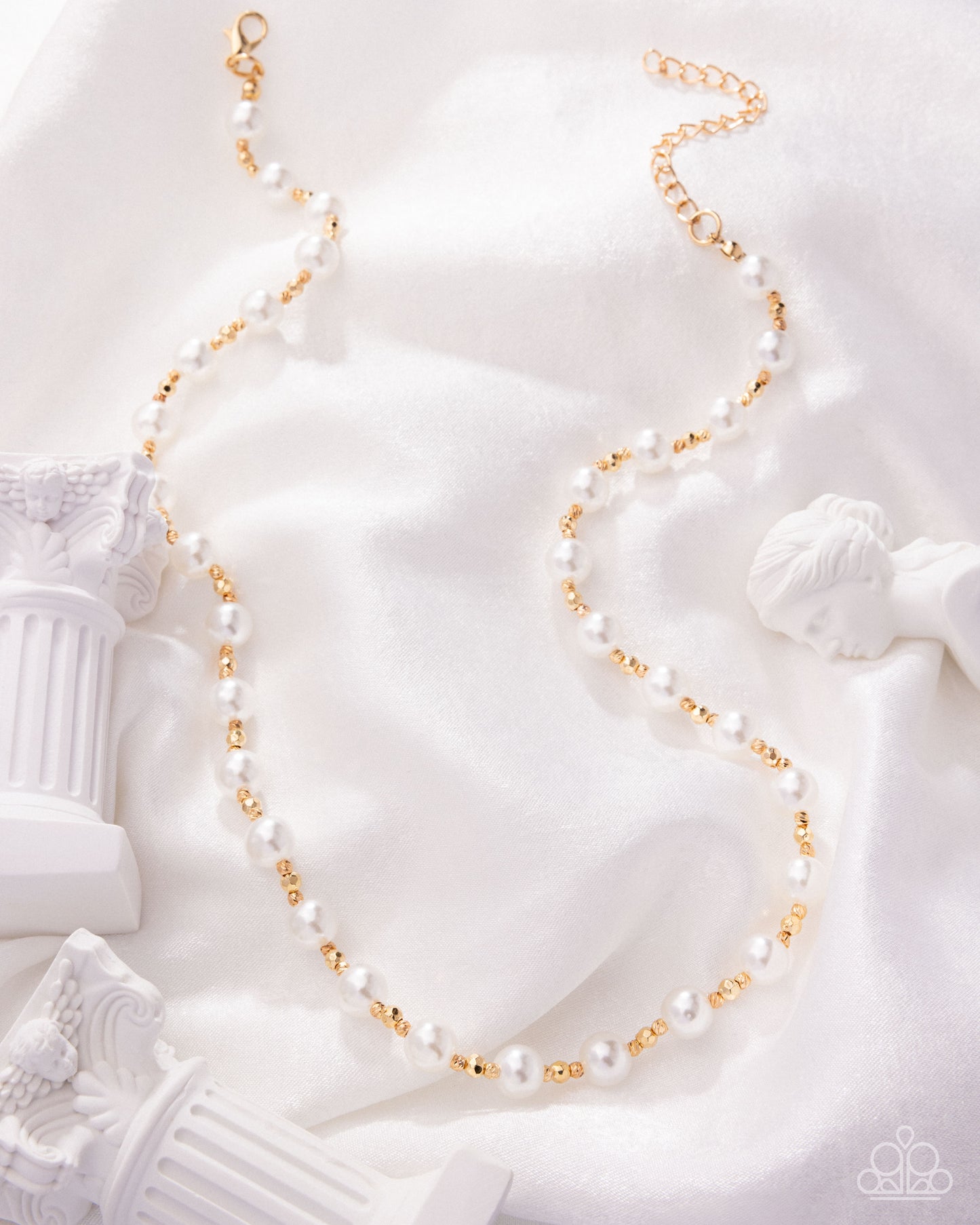 Pearl Premiere - Gold - Paparazzi Necklace