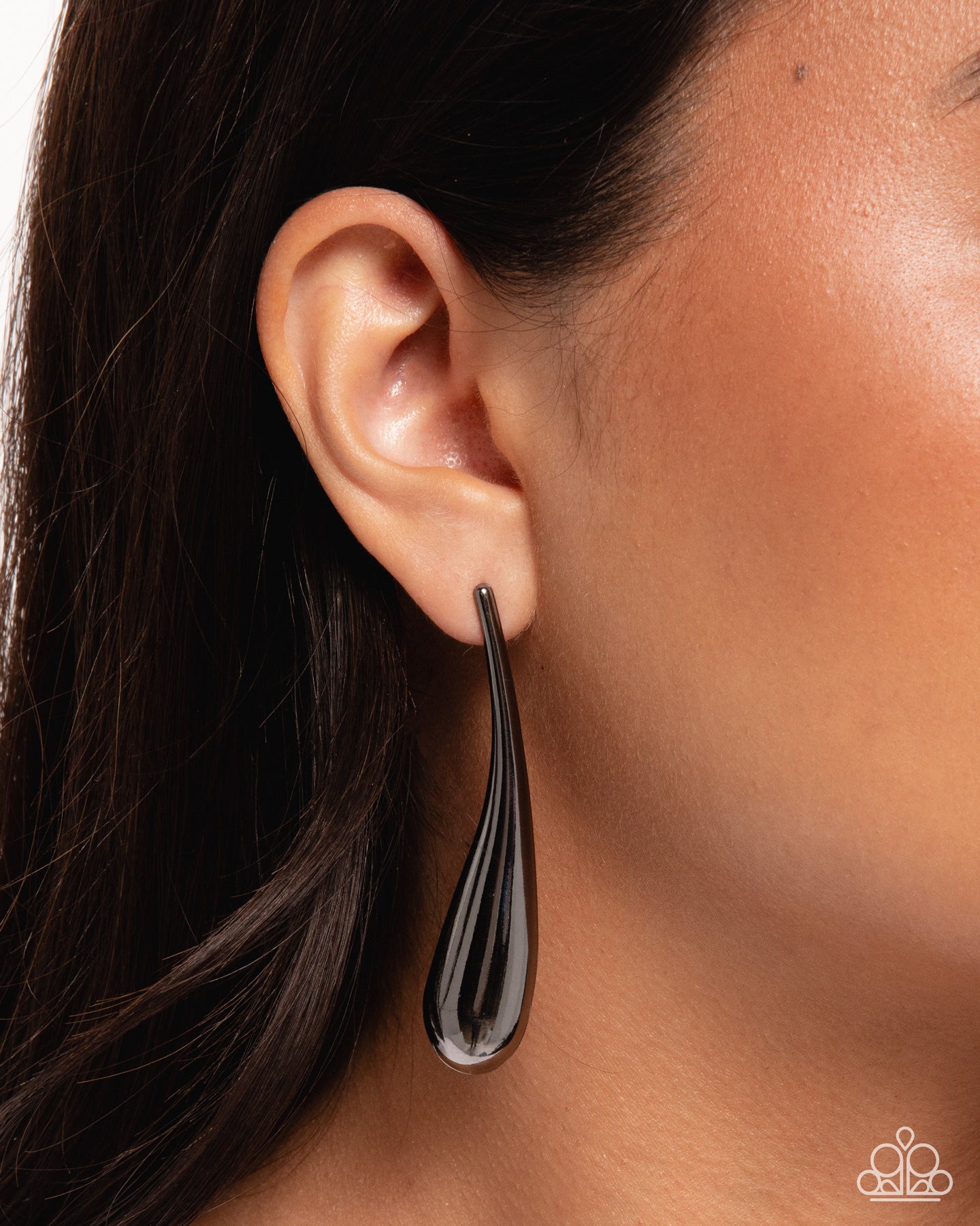 Breathlessly Bold - Black Paparazzi Necklace and Elongated Effort Black Earrings Set