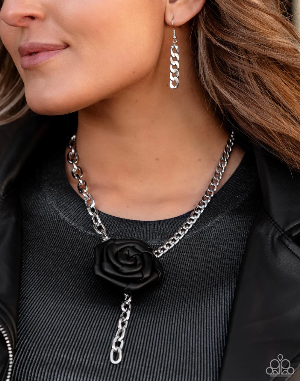 ROSE and Cons - Black Paparazzi Necklace