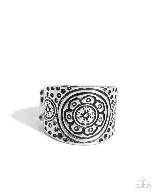 Elegant Engravement - Silver - Paparazzi Ring