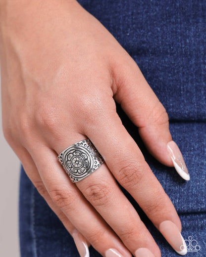 Elegant Engravement - Silver - Paparazzi Ring