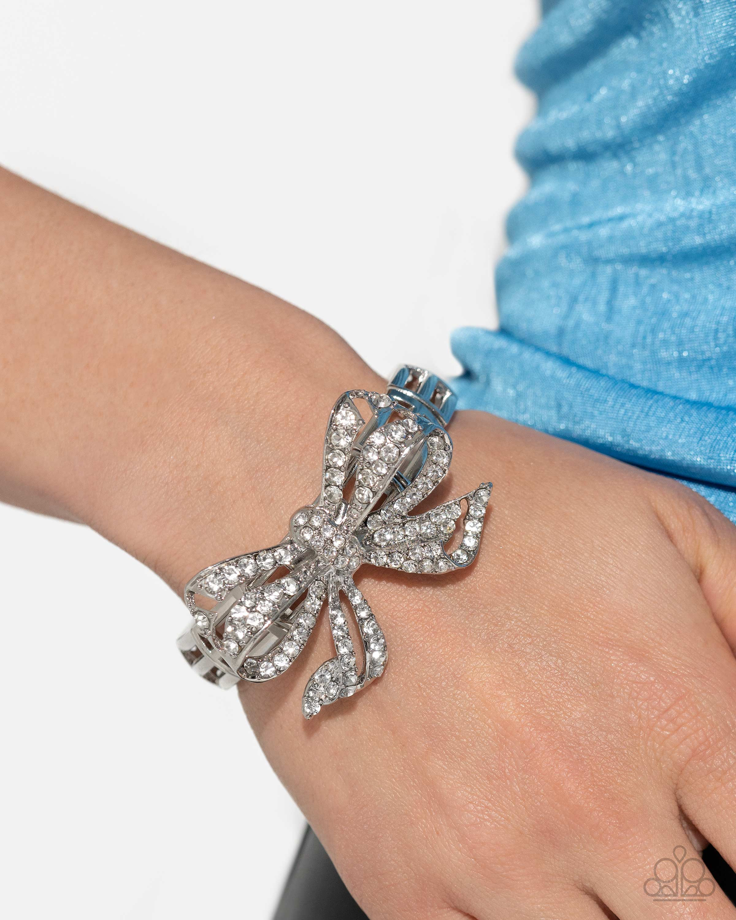 Its All A-BOW-t Me - White - Paparazzi Bracelet