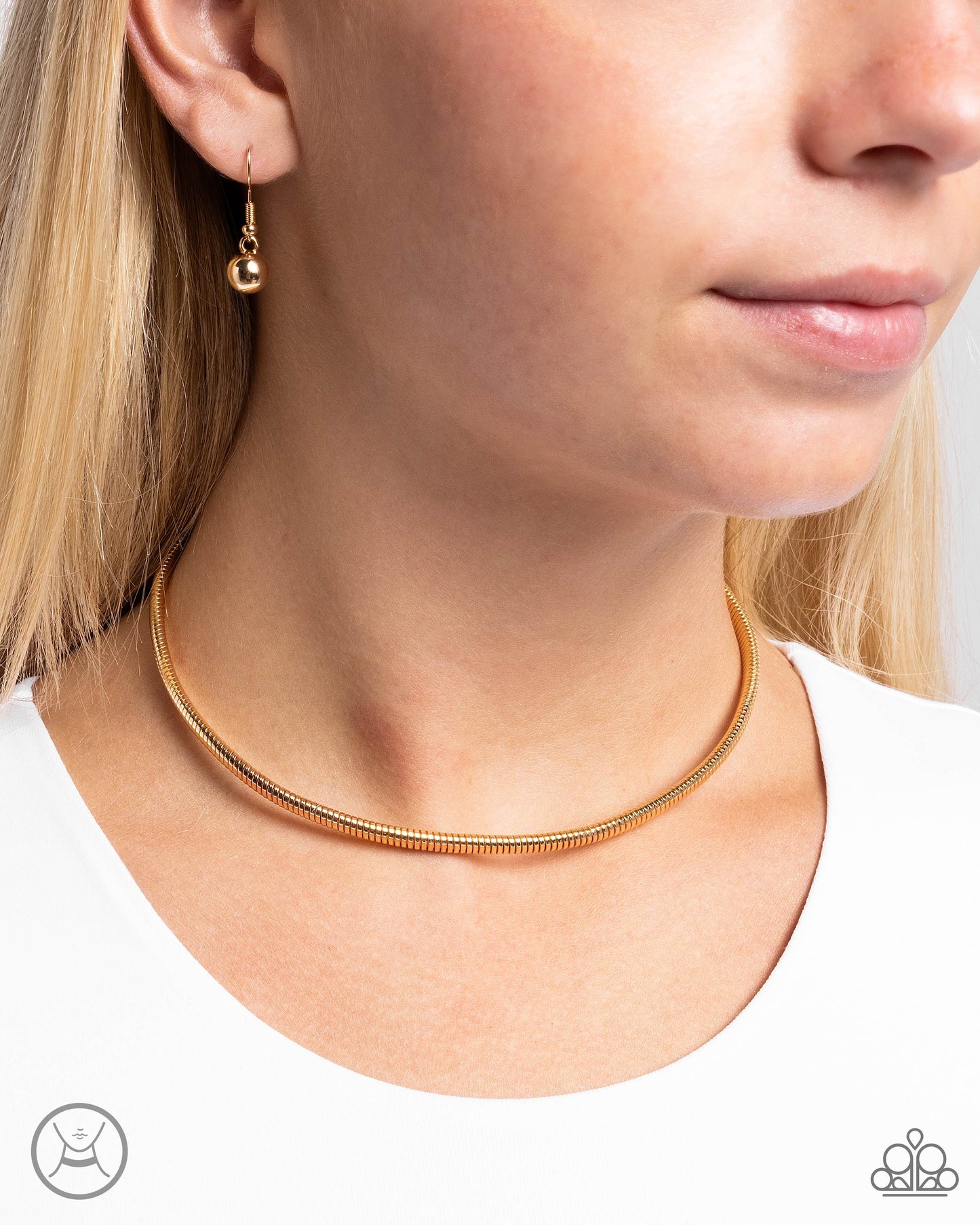 Captivating Choker - Gold - Paparazzi Necklace