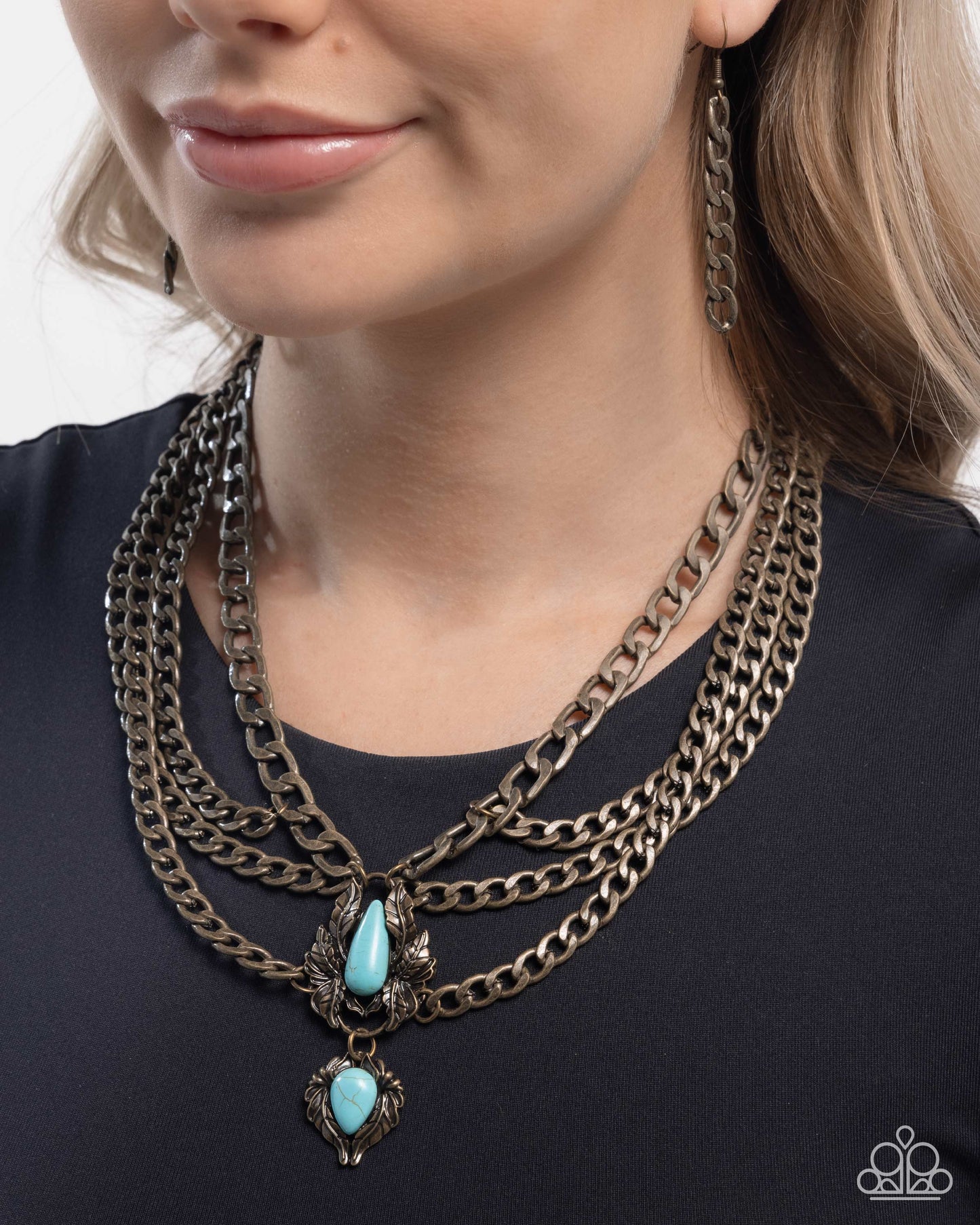 Laurel Layover - Brass - Paparazzi Necklace
