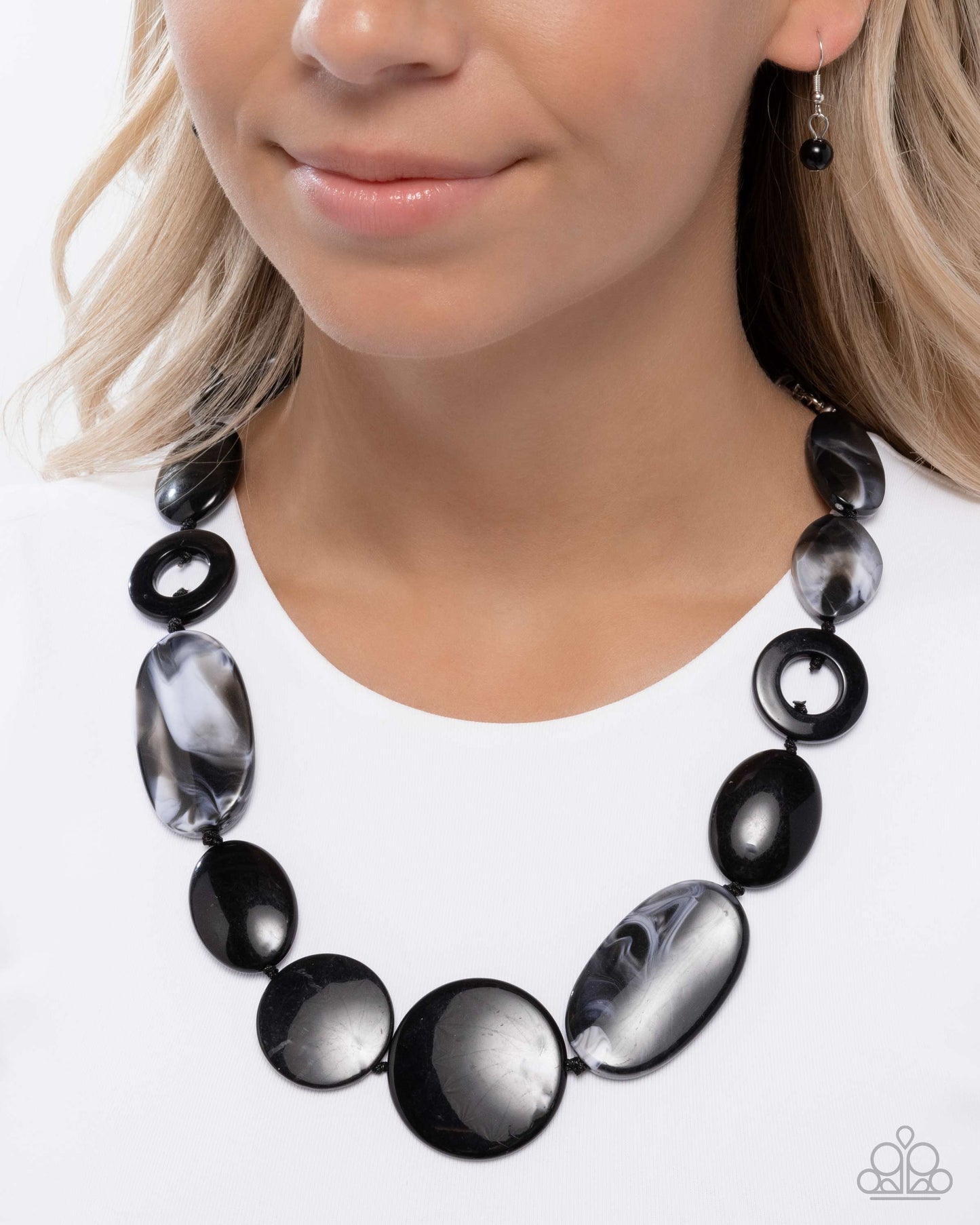 Show Them Whos GLOSS - Black - Paparazzi Necklace