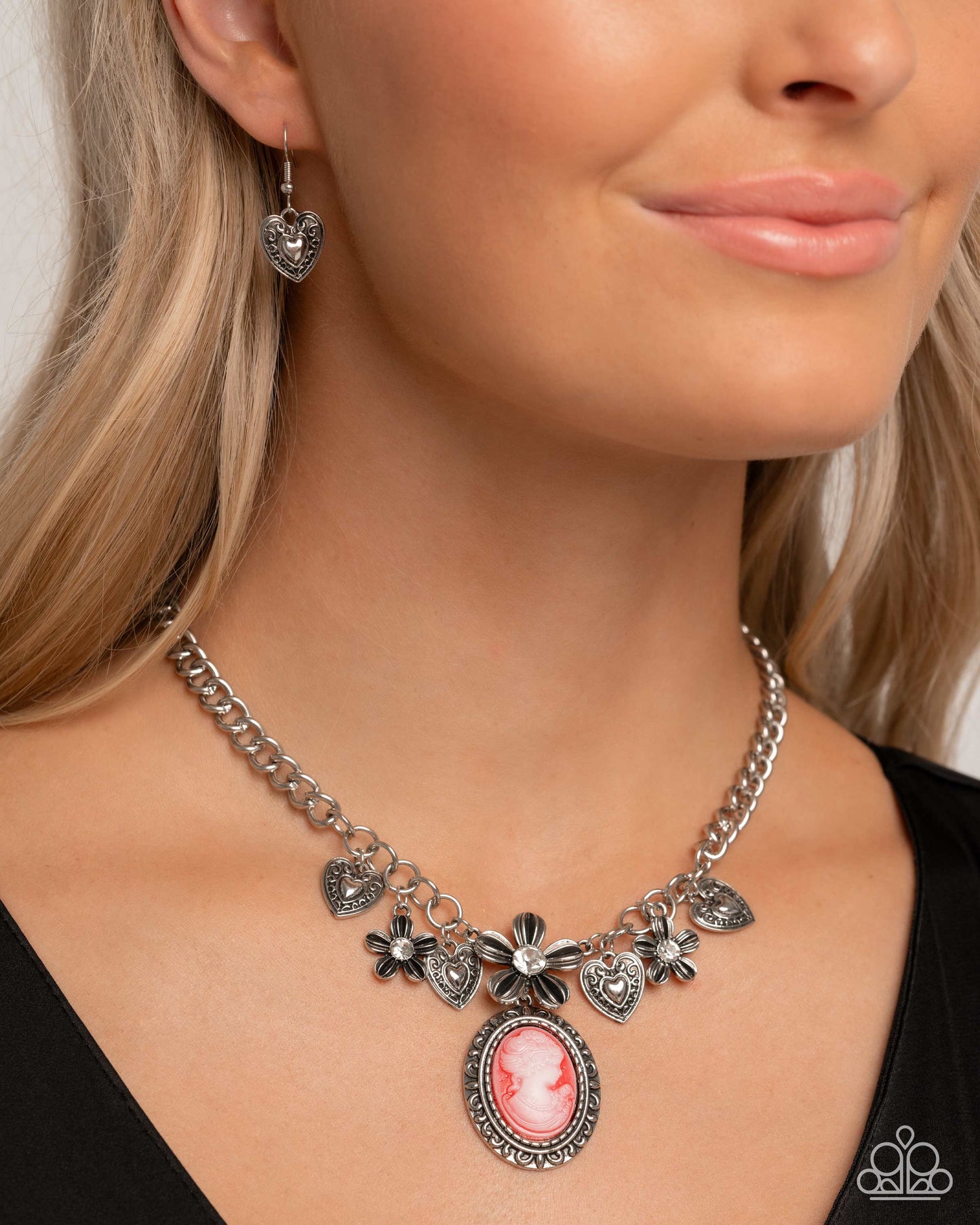 Cameo Complete Look Red Paparazzi Set