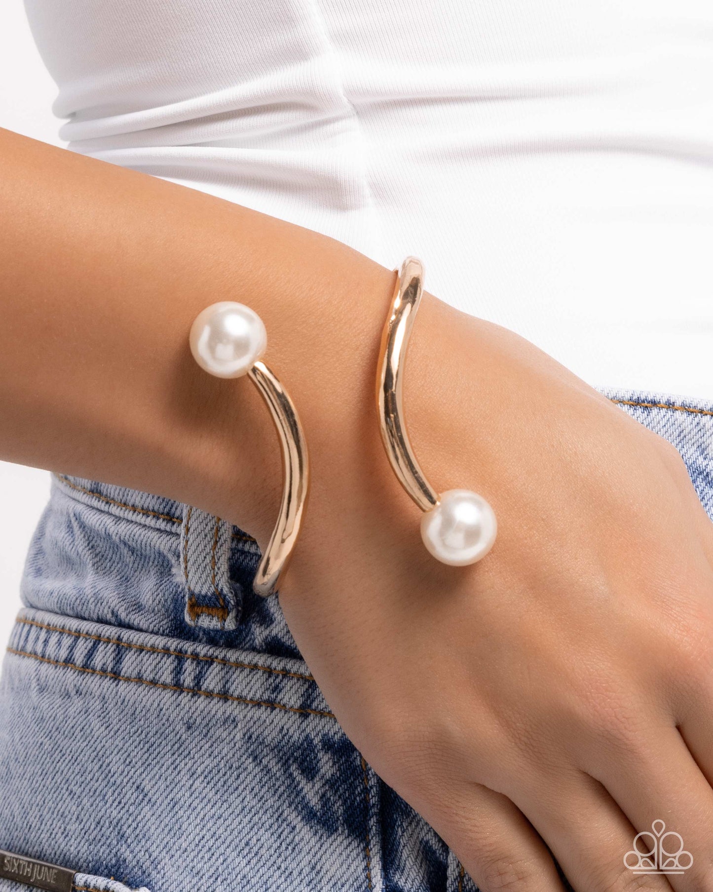 Effulgent Exemplar - Gold - Paparazzi Bracelet