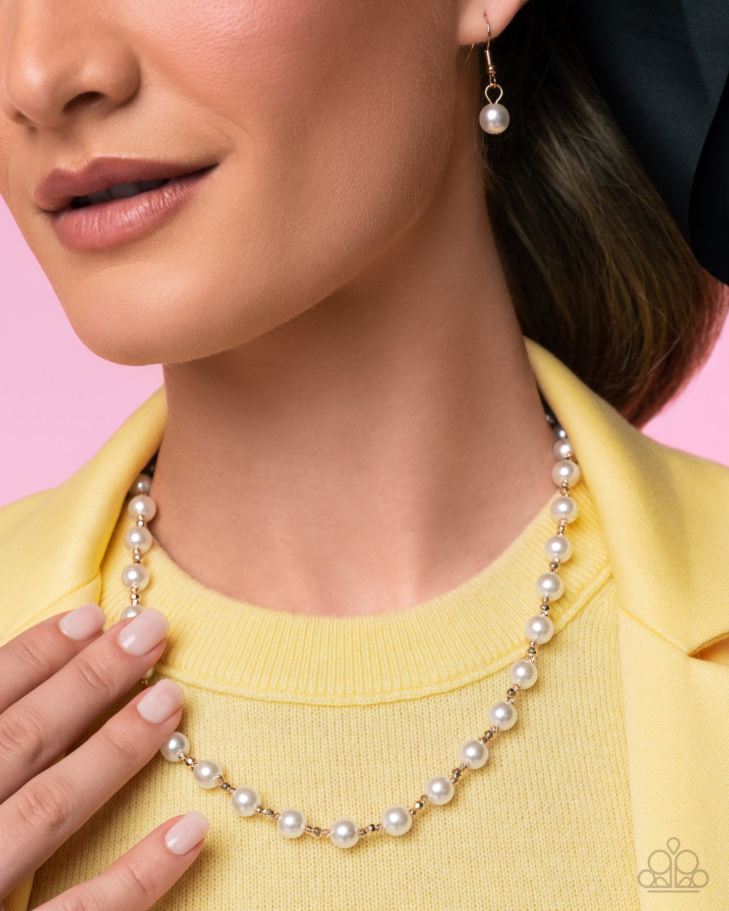 Pearl Premiere - Gold - Paparazzi Necklace