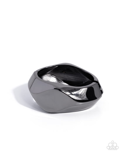 Robust Reveal - Black - Paparazzi Hinged Bracelet