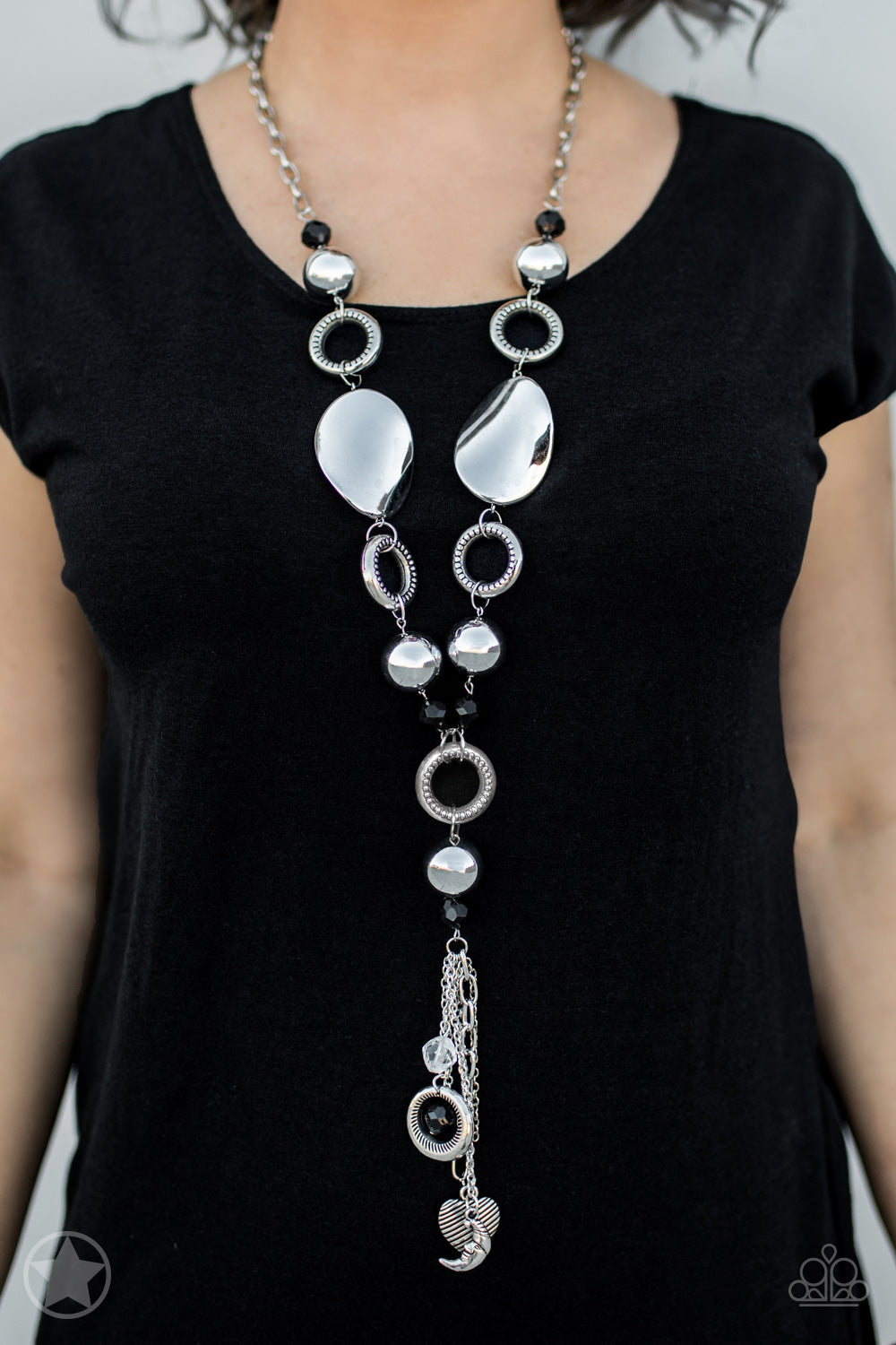 Total Eclipse Of the Heart Black - Paparazzi Necklace (Blockbuster)