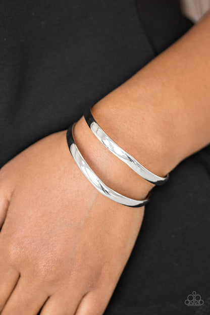 Palm Trees and Pyramids Silver - Paparazzi Bracelet