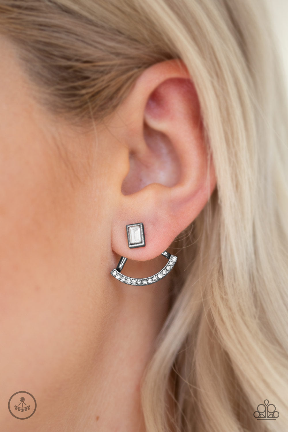 Delicate Arches - Black - Paparazzi Post Earrings
