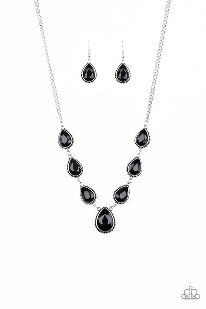 Socialite Social - Black - Paparazzi Necklace