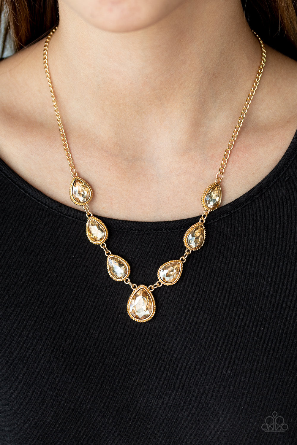 Socialite Social - Gold - Paparazzi Necklace