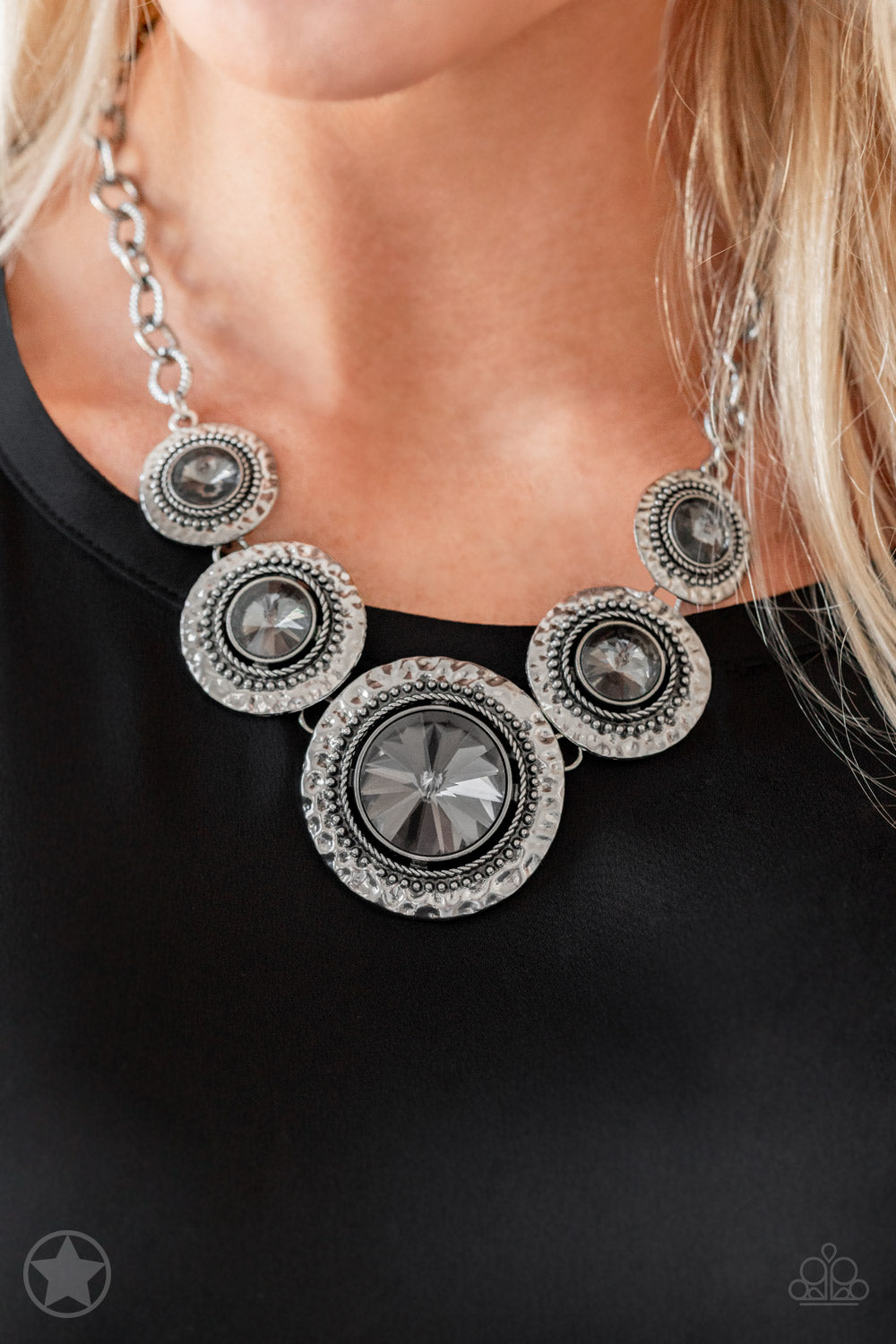 Global Glamour Silver - Paparazzi Necklace