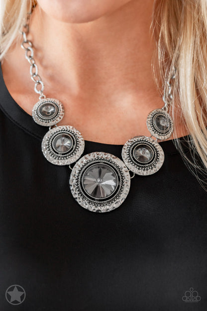 Global Glamour Silver - Paparazzi Necklace