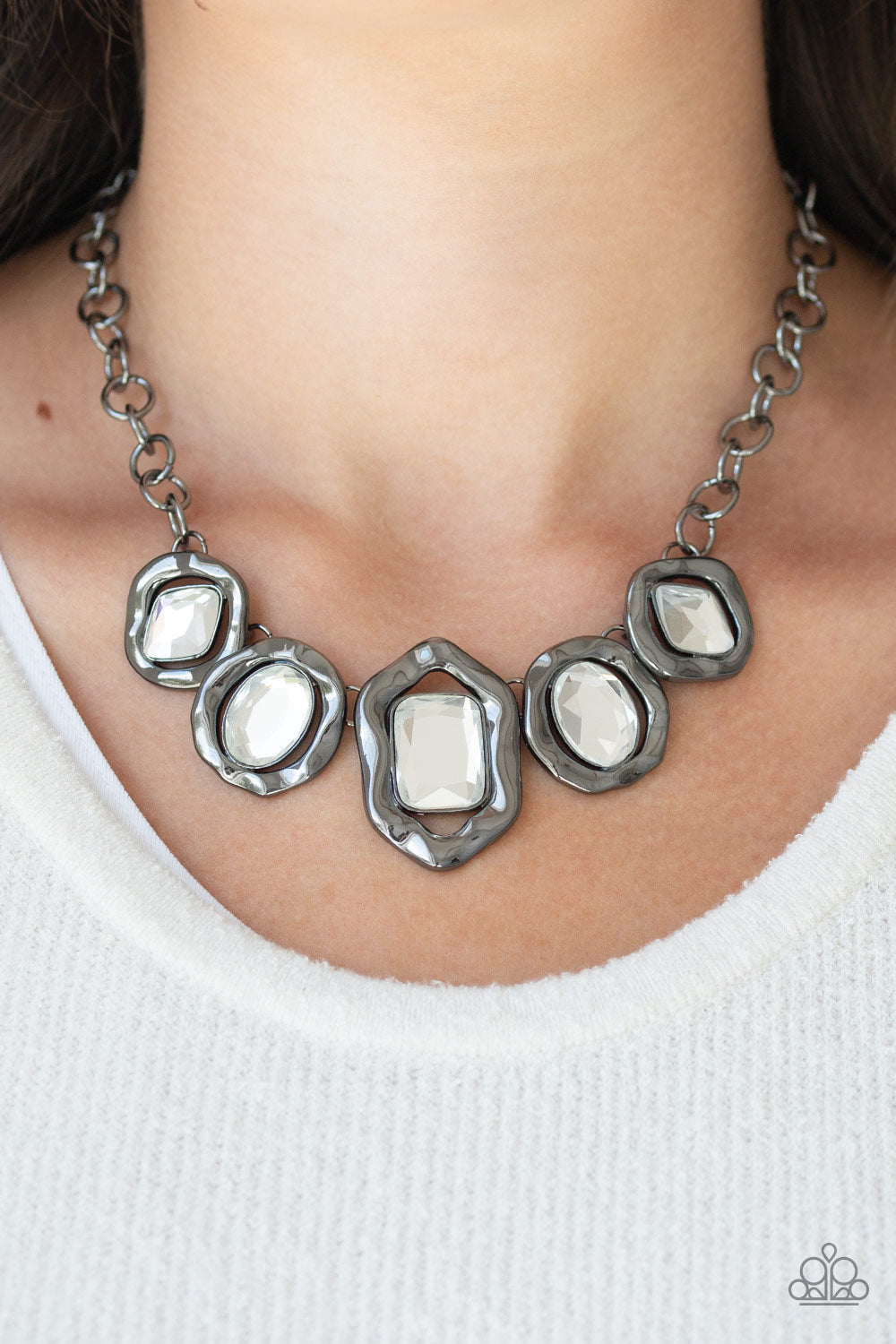Celebrity Catwalk - Black Paparazzi Necklace