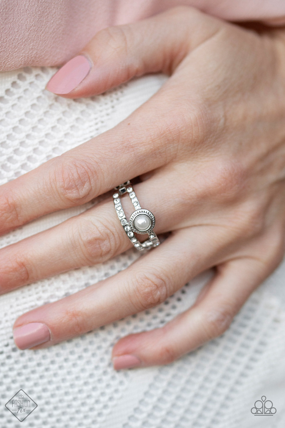 GLOW Me Away - Paparazzi Ring