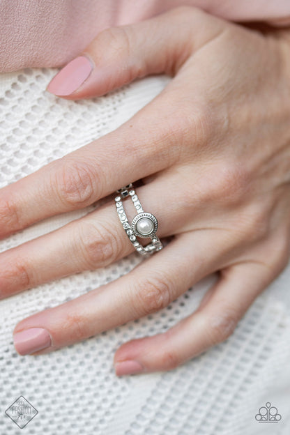 GLOW Me Away - Paparazzi Ring