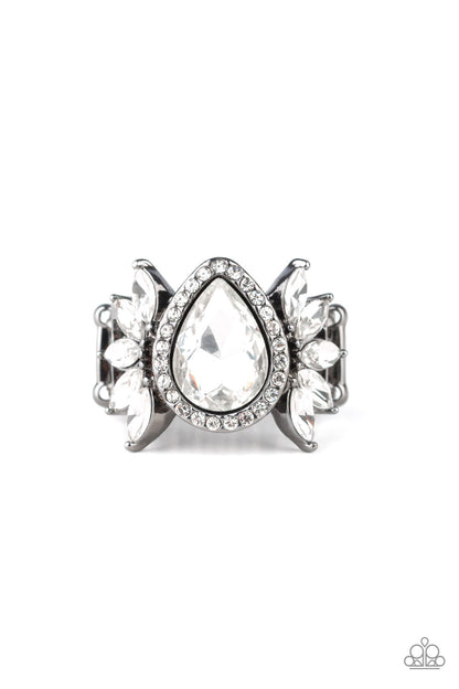 Really Regal - Black - Paparazzi Ring