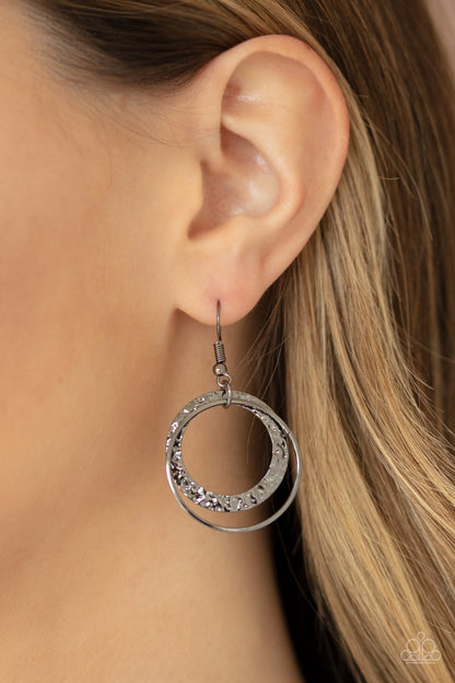 Metro Eclipse - Black - Paparazzi Necklace