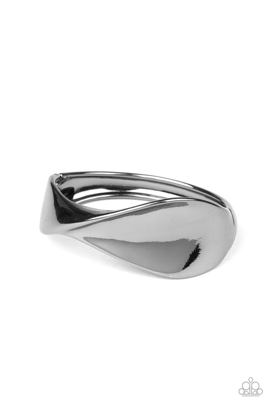 Retro Reflections - Black - Paparazzi Bracelet