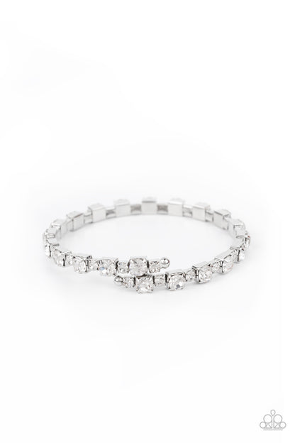 Photo Op - White - Paparazzi Bracelet