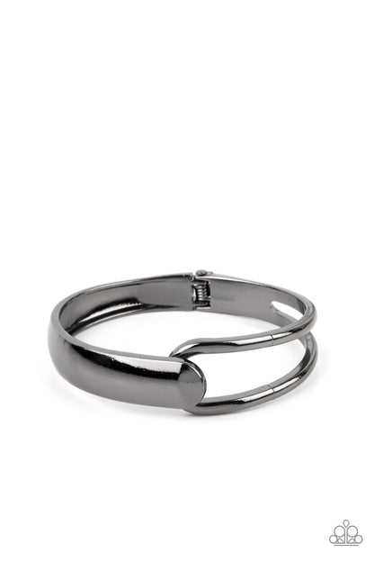 Couture - Clutcher - Black - Paparazzi Bracelet