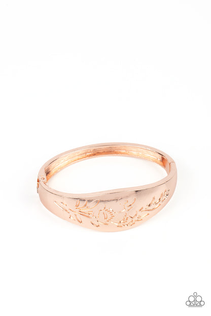Fond of Florals - Rose Gold - Paparazzi Bracelet