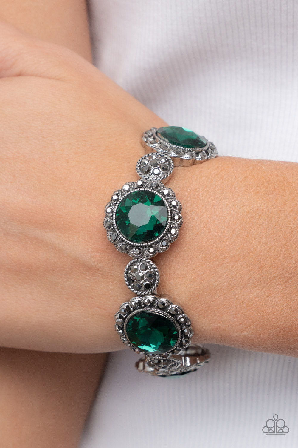 Palace Property - Green - Paparazzi Bracelet
