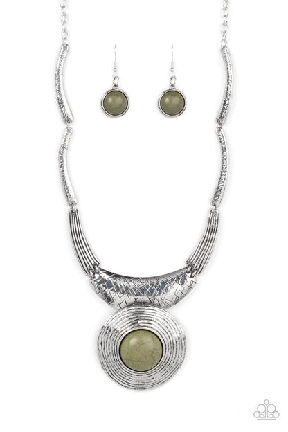 EMPRESS-ive Resume - Green - Paparazzi Necklace