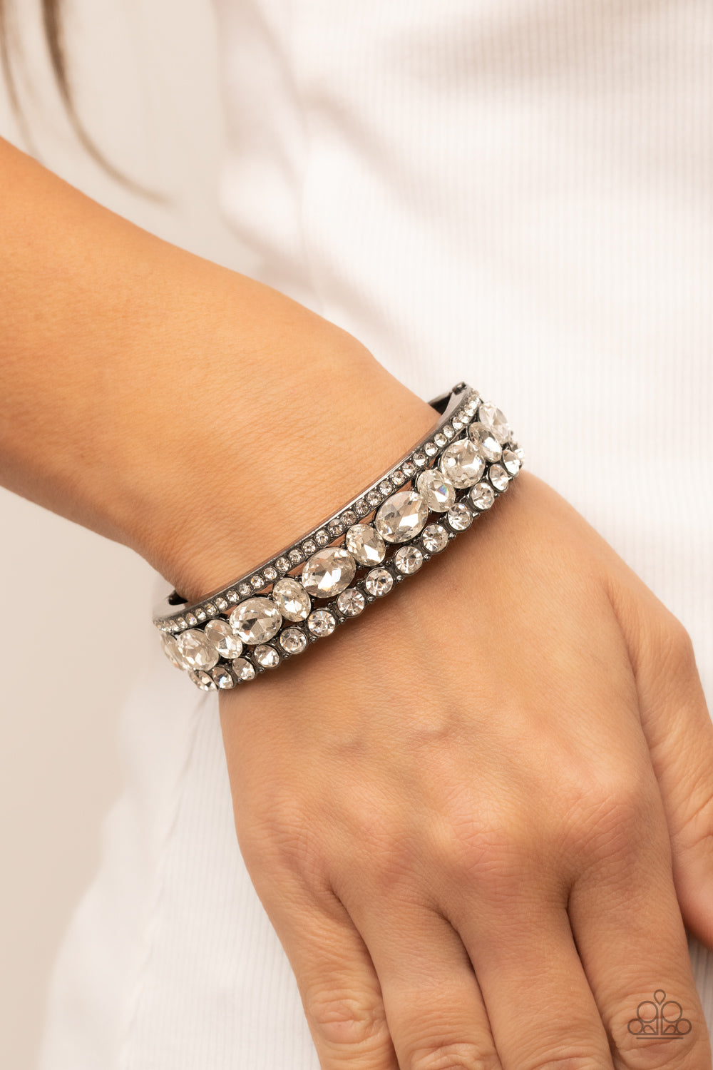 Mega Megawatt - Black - Paparazzi Bracelet