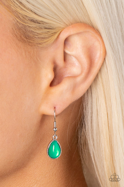 Keeps GLOWING and GLOWING - Green - Paparazzi Necklace