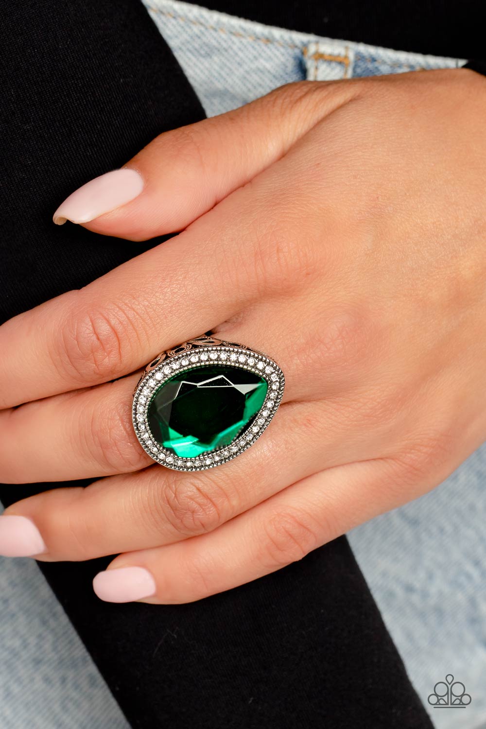 Illuminated Icon - Green - Paparazzi Ring
