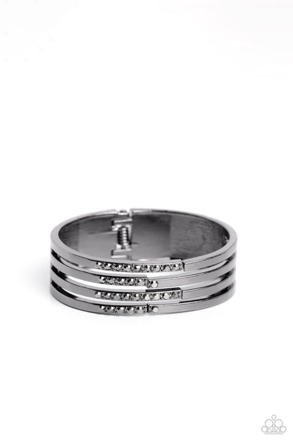 Labyrinth Lure - Black - Paparazzi Bracelet