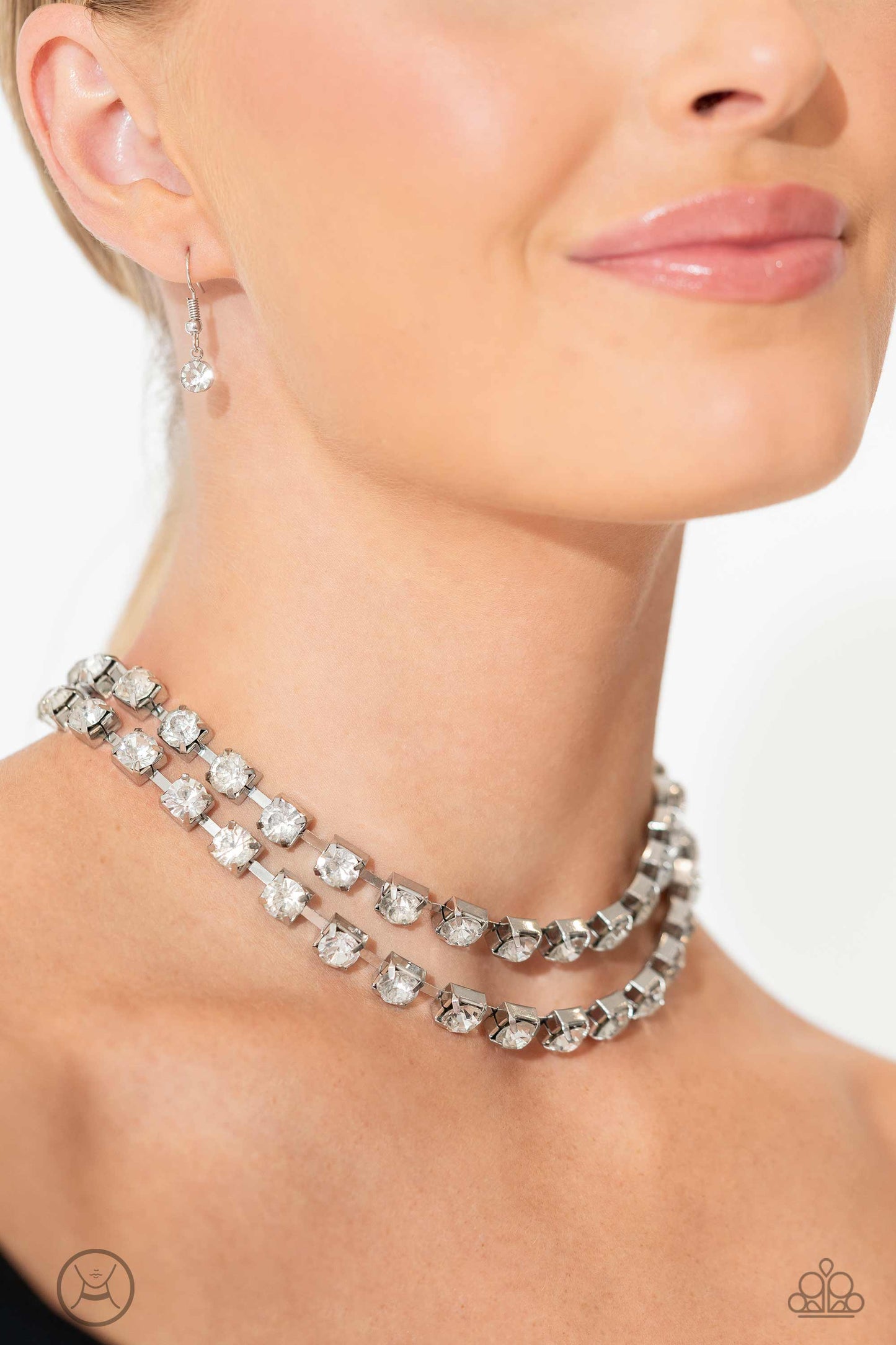 Glistening Gallery - White - Paparazzi Choker (2023 November LOP)