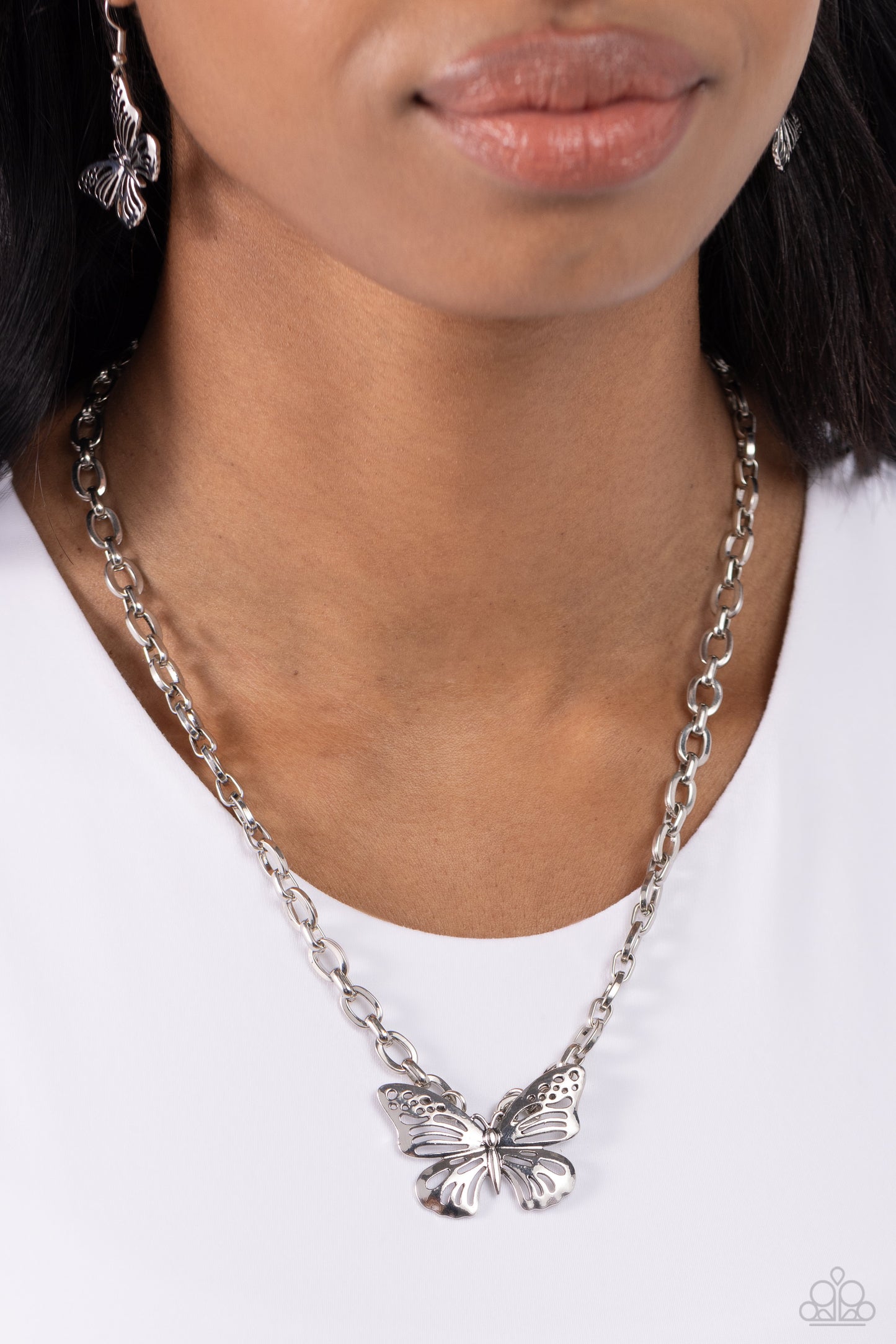Midair Monochromatic - Silver - Paparazzi Necklace