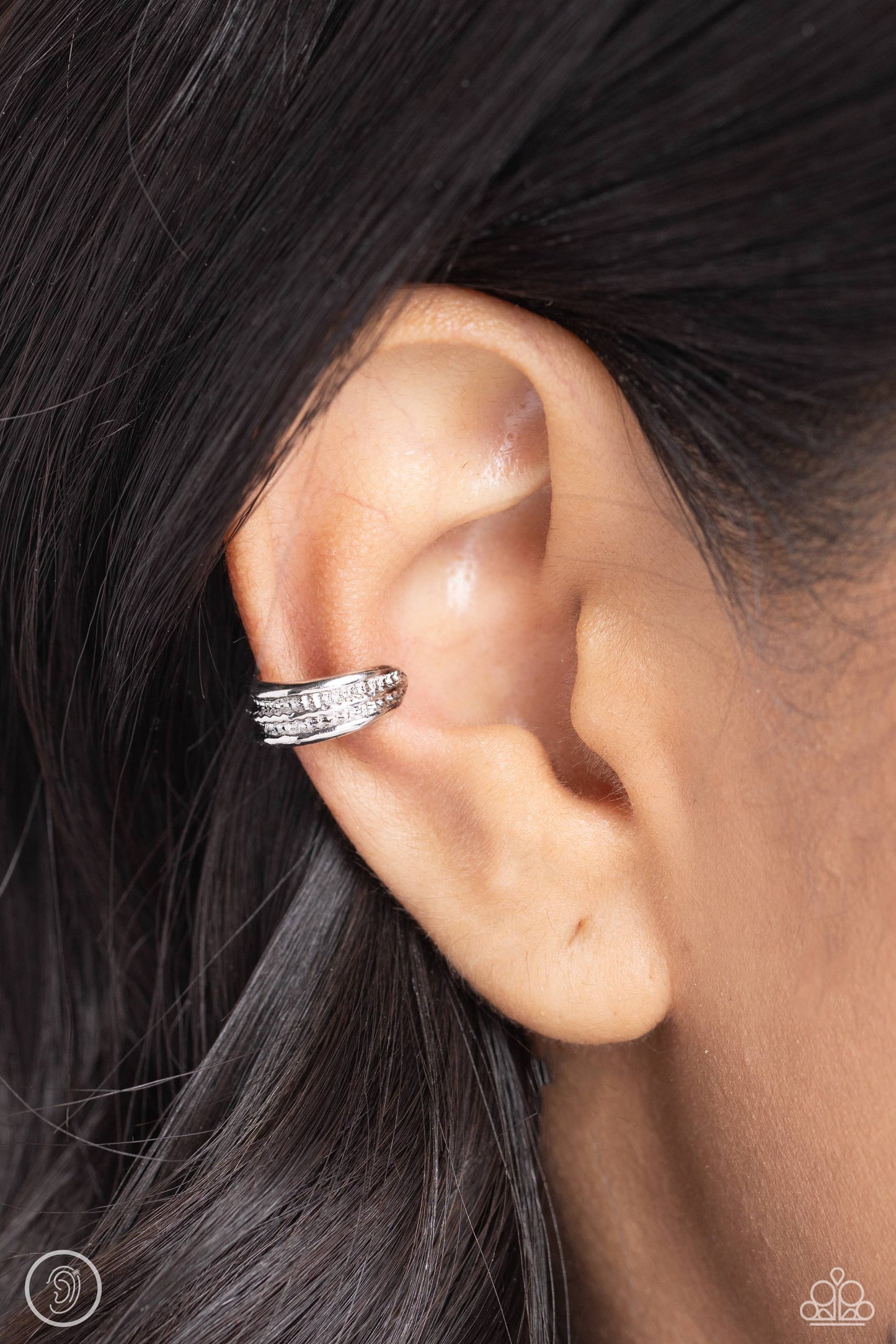Serrated Season - Paparazzi Ear Cuff