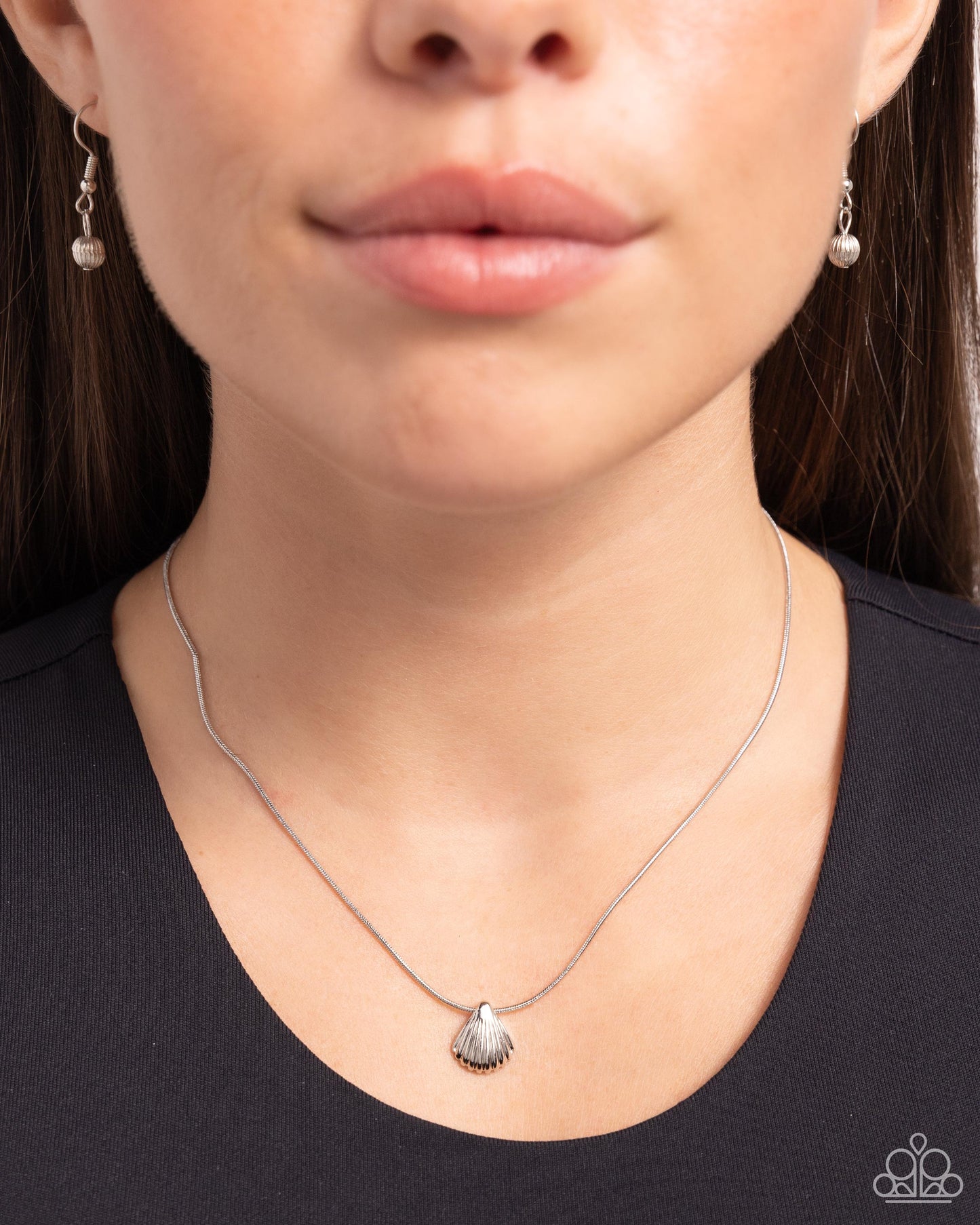 Seashell Simplicity - Silver - Necklace